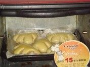自制蛋奶面包做法图解11)