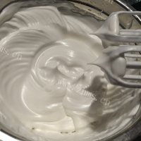 美味的香橙戚风做法图解9)