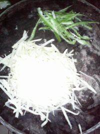 健康美食-青椒土豆丝做法图解2)