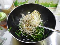 珍馐美味的韭菜炒绿豆芽做法图解6)