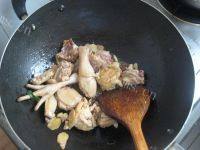 家常菜毛豆烧鸡块做法图解5)