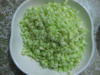 家常菜西葫芦煎饺做法图解3)