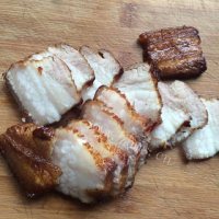 美味的梅干菜扣肉做法图解6)