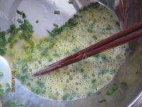 外婆做的韭菜鸡蛋饼做法图解5)