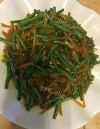 口感极佳的土豆炒豆角