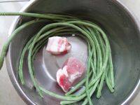 肉片炒豇豆做法图解1)