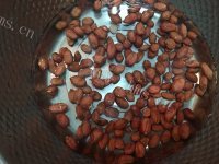 下酒菜油炸花生做法图解1)