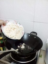 家常菜清炒莲藕做法图解4)