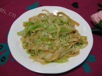 家常菜洋白菜炒豆片