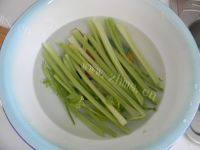 肉片芹菜做法图解4)