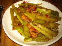 家常菜芹菜炒肉片