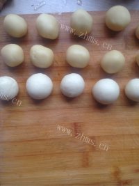 自制枣泥菊花酥做法图解3)