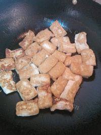美美厨房之香煎豆腐做法图解4)