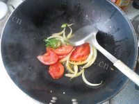 美味的鸡蛋蔬菜刀削炒面做法图解4)