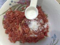 美味的鸭蛋瘦肉烫做法图解4)