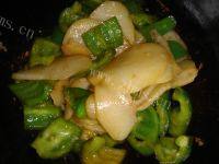 家常菜青椒炒土豆片
