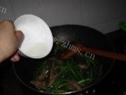 牛肉炒韭苔做法图解11)