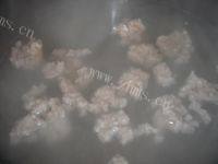 鲜香的菠菜肉丸汤做法图解4)