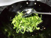 简单美味的青椒炒肉丝做法图解7)
