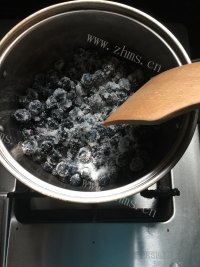 好吃的蓝莓果酱做法图解4)