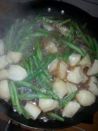 家常豆角炖土豆做法图解8)