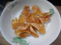 色味俱全的黄瓜拌皮蛋做法图解2)