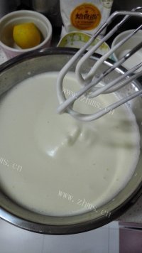 海绵纸杯蛋糕做法图解3)