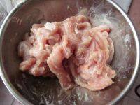 家常菜肉炒土豆丝做法图解1)