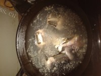 美味的鲜鳗鱼汤做法图解4)