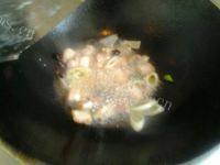 味道不错的黄豆芽炒粉条做法图解4)