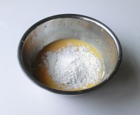 自制抹茶戚风蛋糕做法图解6)
