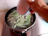 营养丰富的丝瓜鸡蛋汤做法图解6)