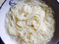 独特的葱油拌面做法图解7)