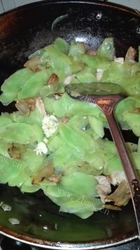 营养丰富的莴笋炒肉
