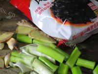 家常菜豆豉焖鱼做法图解3)