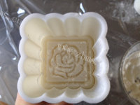 可口的榴莲冰皮月饼做法图解14)