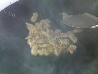 芹菜肉丝做法图解4)