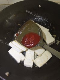 美味的烩豆腐虾干做法图解3)