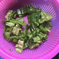 家常菜青椒炒土豆丝做法图解3)