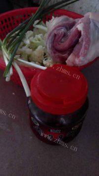家常菜五花肉炒花菜做法图解1)