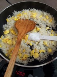 美味营养的蛋炒饭做法图解5)