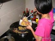 美味的洋葱马铃薯炒培根