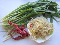 「DIY美食」韭菜炒银鱼做法图解1)