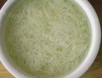 甘脆的菠菜拌粉丝做法图解4)