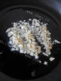 美味的蒜蓉蒸金针菇做法图解4)
