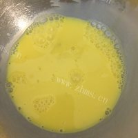 垂涎欲滴的酸奶乳酪蛋糕做法图解4)