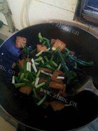 好吃的香煎豆腐烧木耳做法图解11)