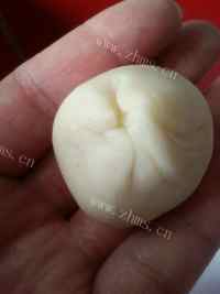 美味的红豆花生玫瑰酥饼做法图解9)