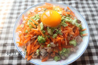 美味的彩蔬鲜虾蛋蒸饭做法图解6)