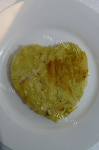 香气浓郁的土豆鸡蛋饼做法图解7)